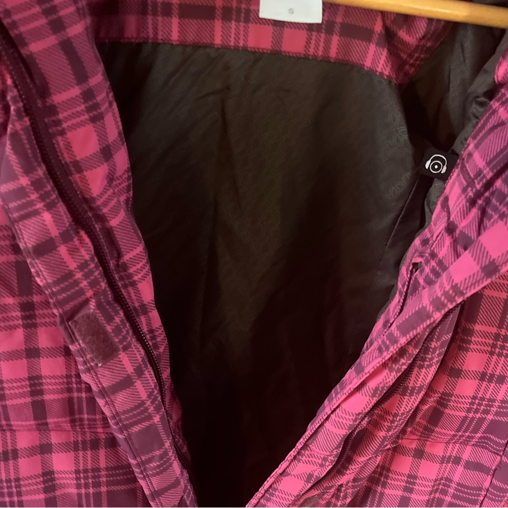 Columbia Plaid Puffer Jacket - Picture 4 of 6